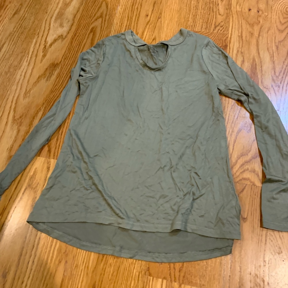 Long sleeve green girls shirt